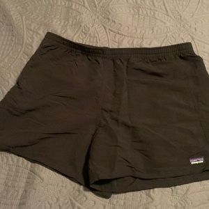 Patagonia XL Black Baggies EUC